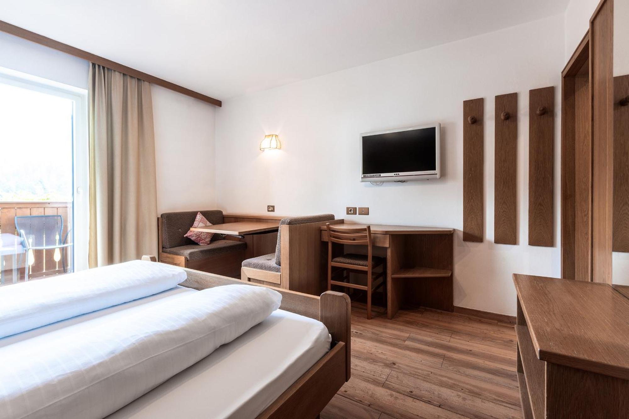 Hotel Zum Loewen - Al Leone Meltina Ngoại thất bức ảnh