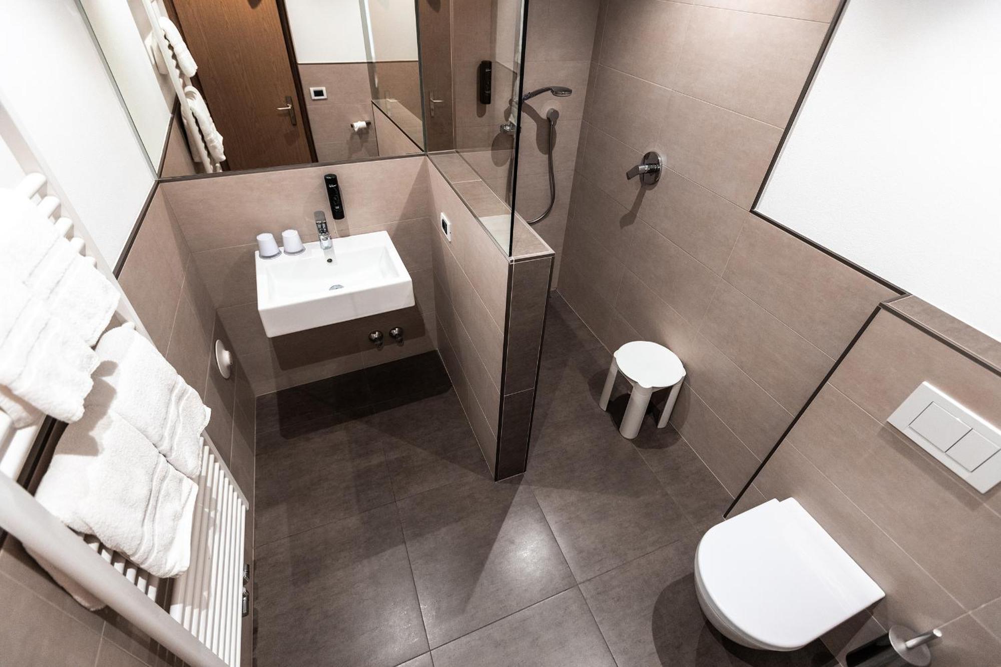 Hotel Zum Loewen - Al Leone Meltina Ngoại thất bức ảnh