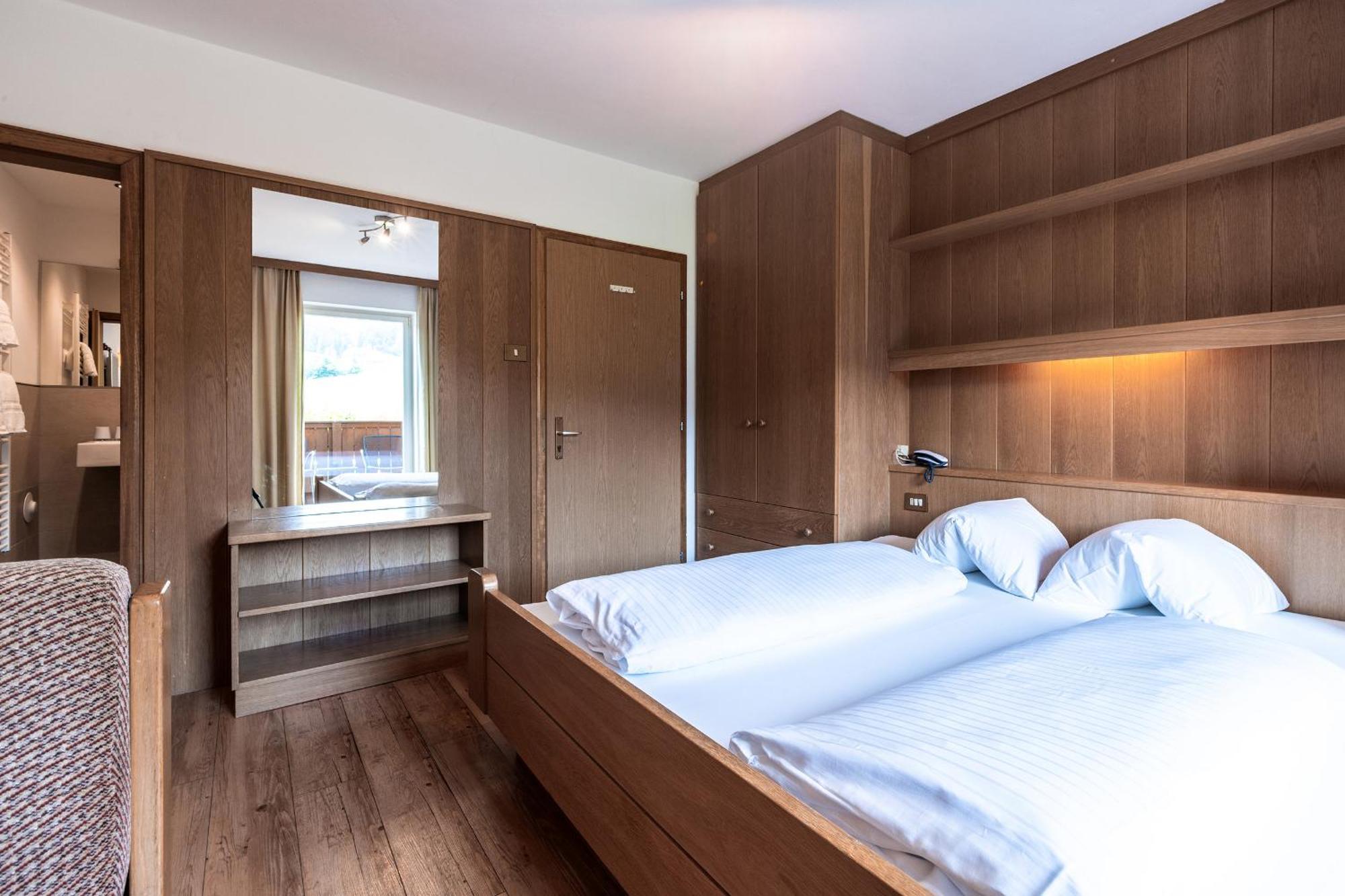 Hotel Zum Loewen - Al Leone Meltina Ngoại thất bức ảnh