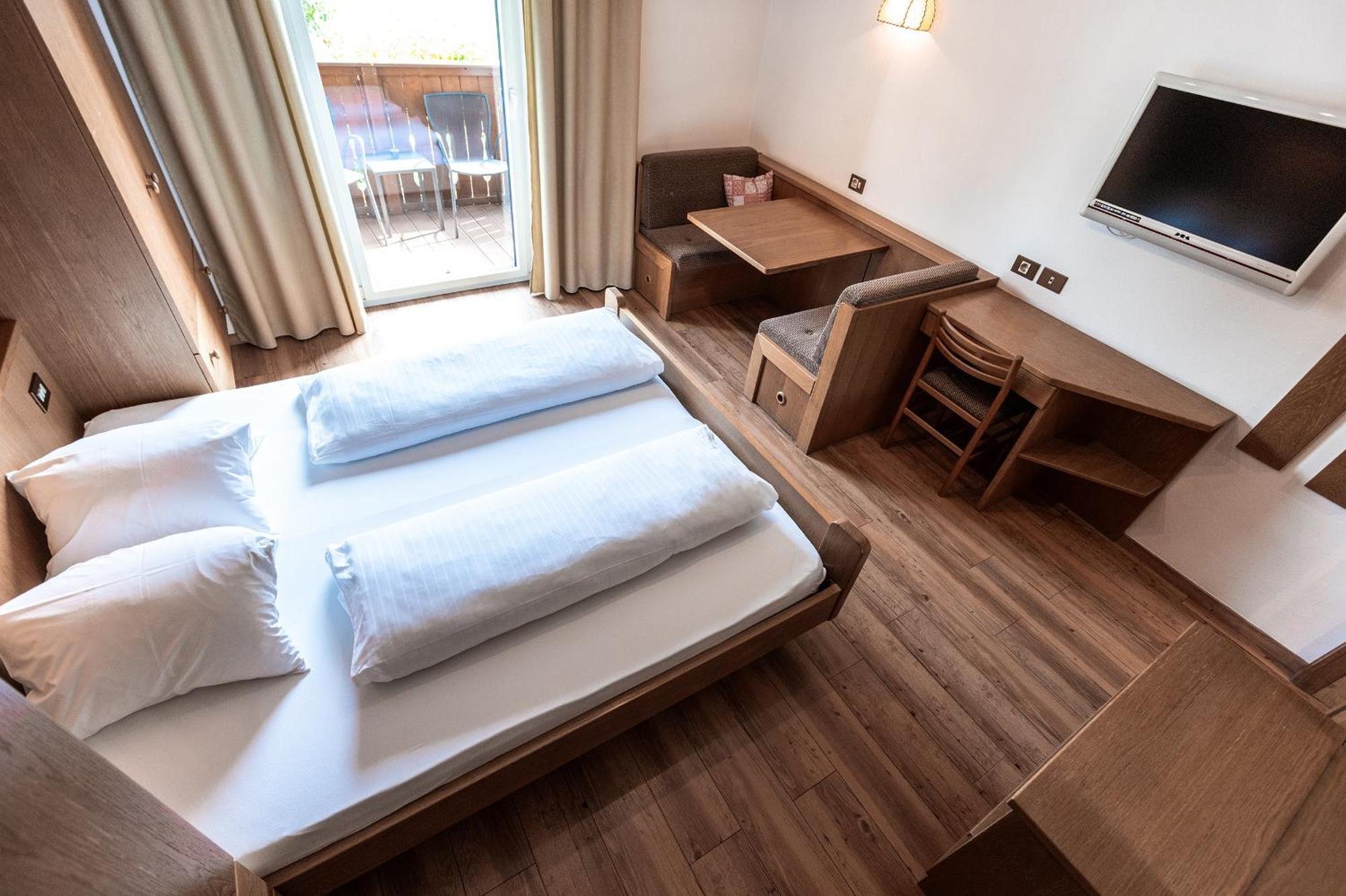 Hotel Zum Loewen - Al Leone Meltina Ngoại thất bức ảnh