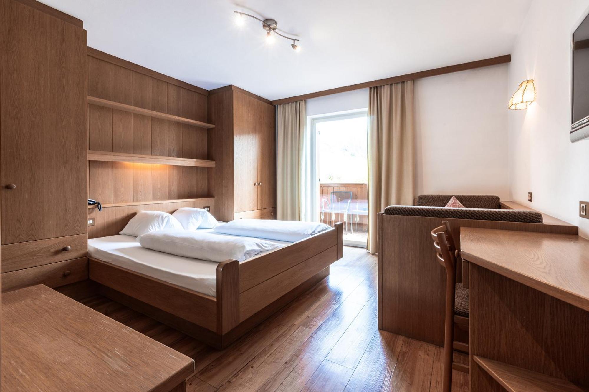 Hotel Zum Loewen - Al Leone Meltina Ngoại thất bức ảnh