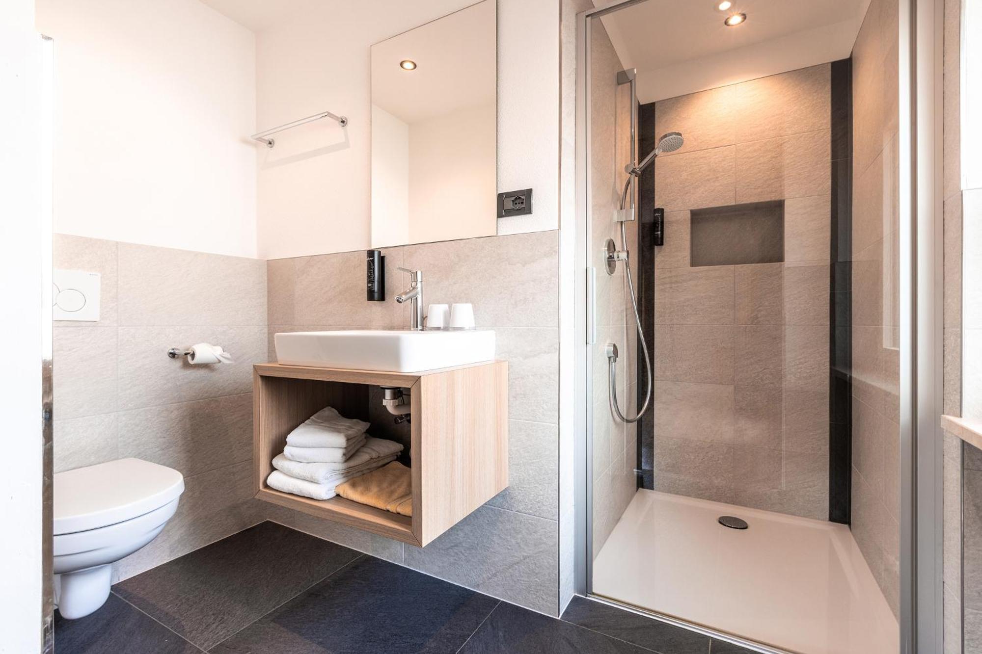 Hotel Zum Loewen - Al Leone Meltina Ngoại thất bức ảnh