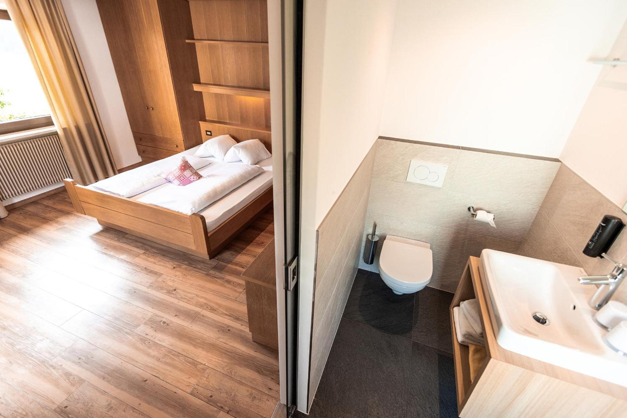 Hotel Zum Loewen - Al Leone Meltina Ngoại thất bức ảnh