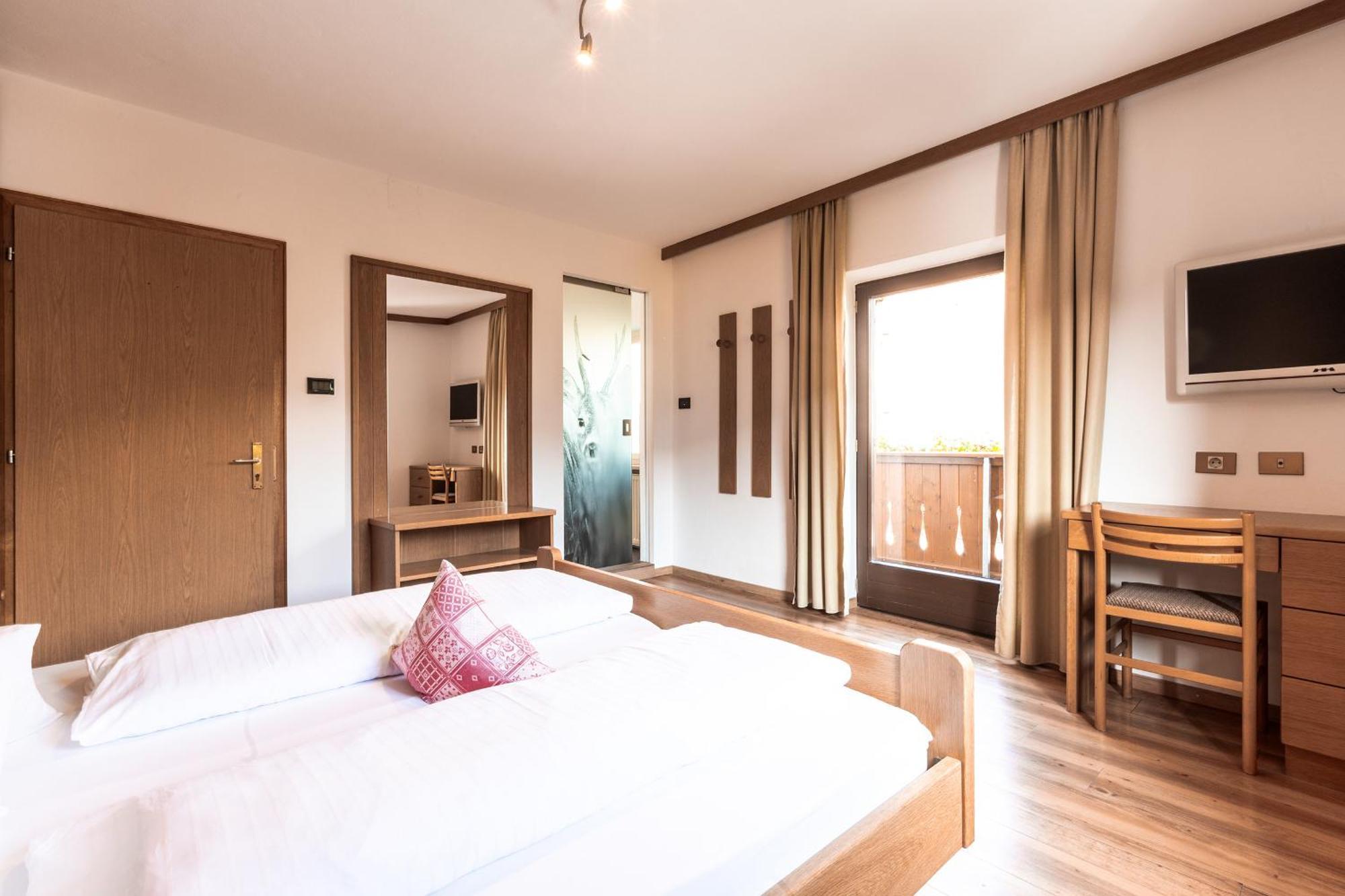 Hotel Zum Loewen - Al Leone Meltina Ngoại thất bức ảnh