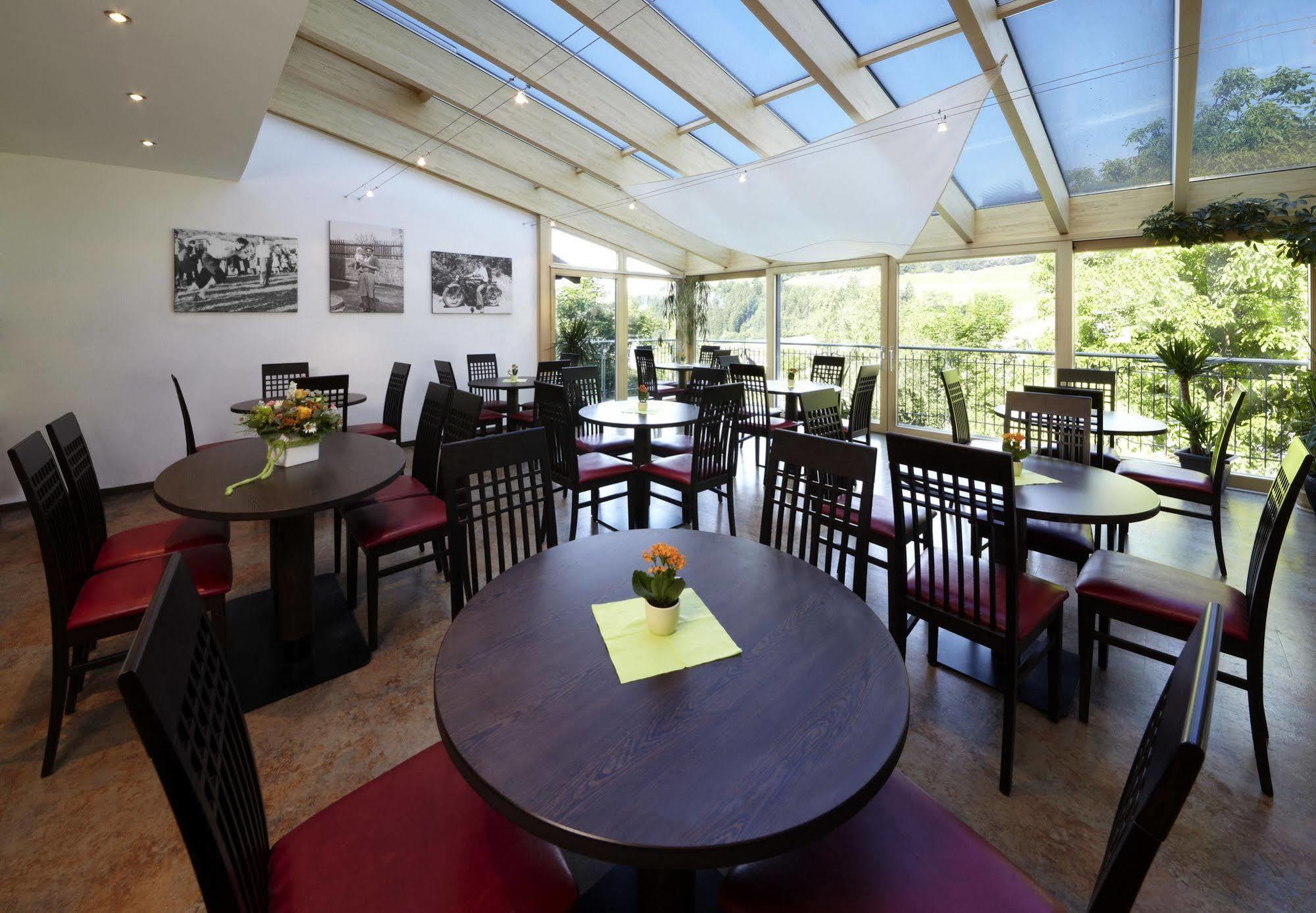 Hotel Zum Loewen - Al Leone Meltina Ngoại thất bức ảnh